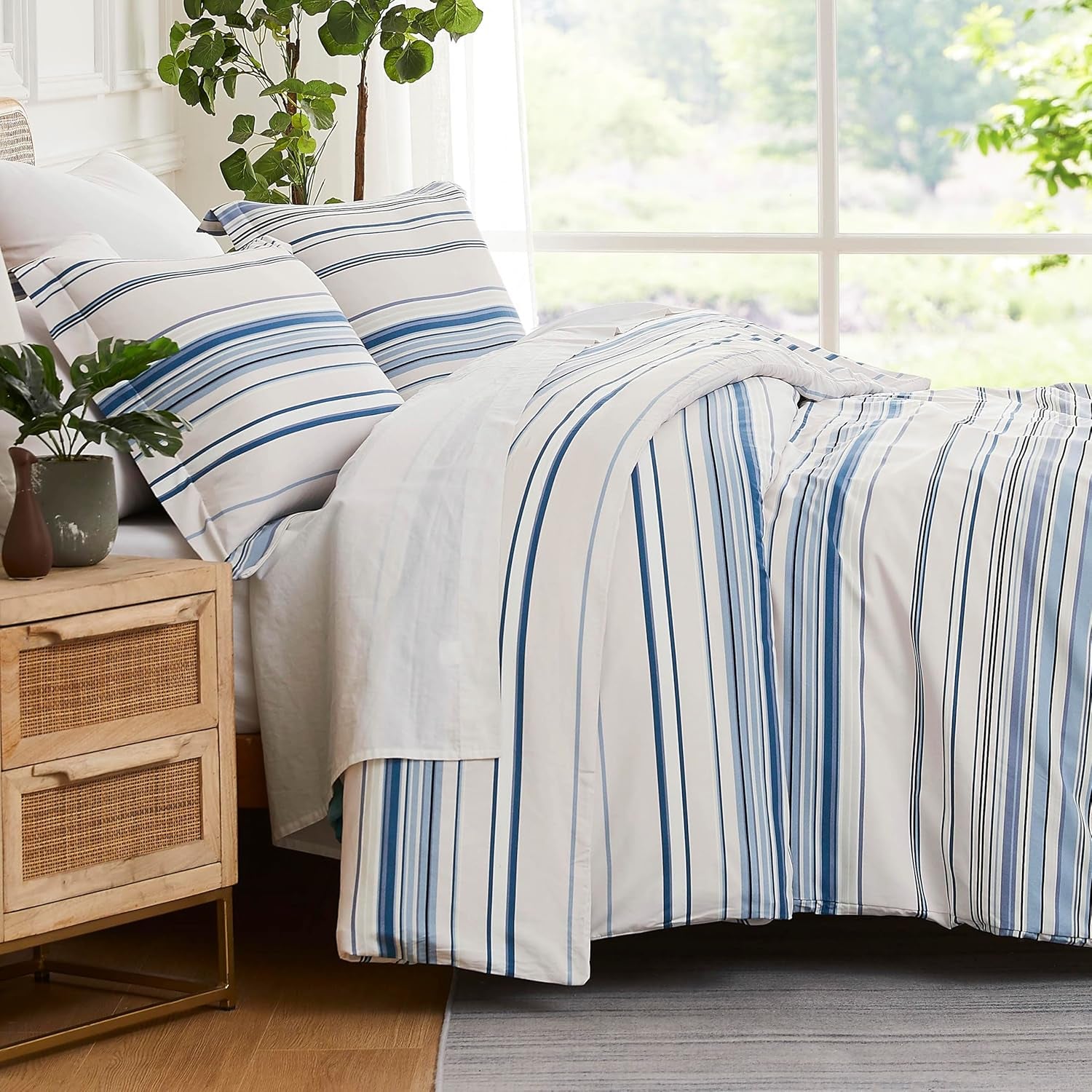 3-Piece Oversized King Size Comforter Set, down Alternative Blue and White Comforter with Matching Shams, Striped Bedspread for California/King Beds, Coastal Stripes Blue