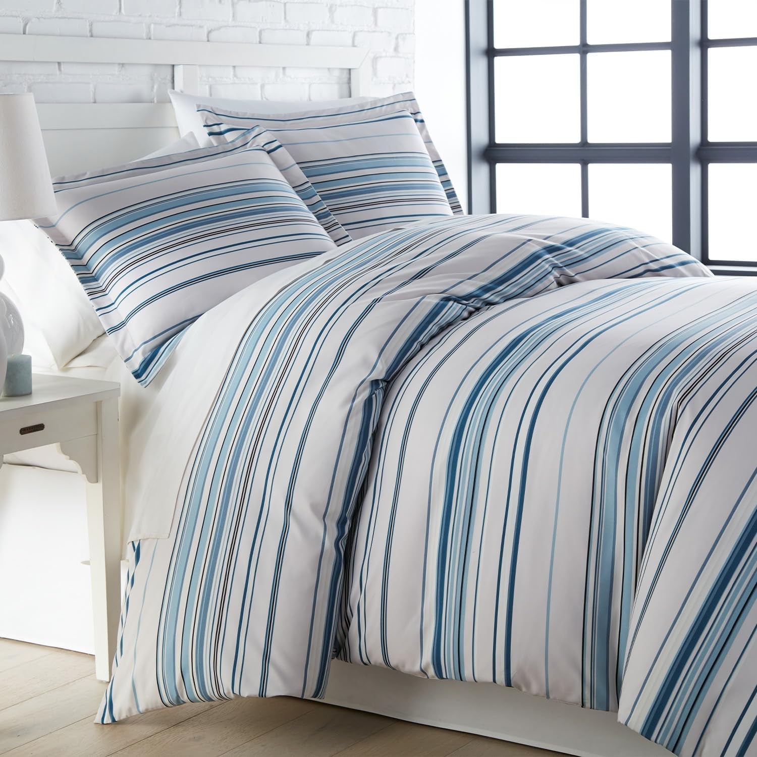 3-Piece Oversized King Size Comforter Set, down Alternative Blue and White Comforter with Matching Shams, Striped Bedspread for California/King Beds, Coastal Stripes Blue