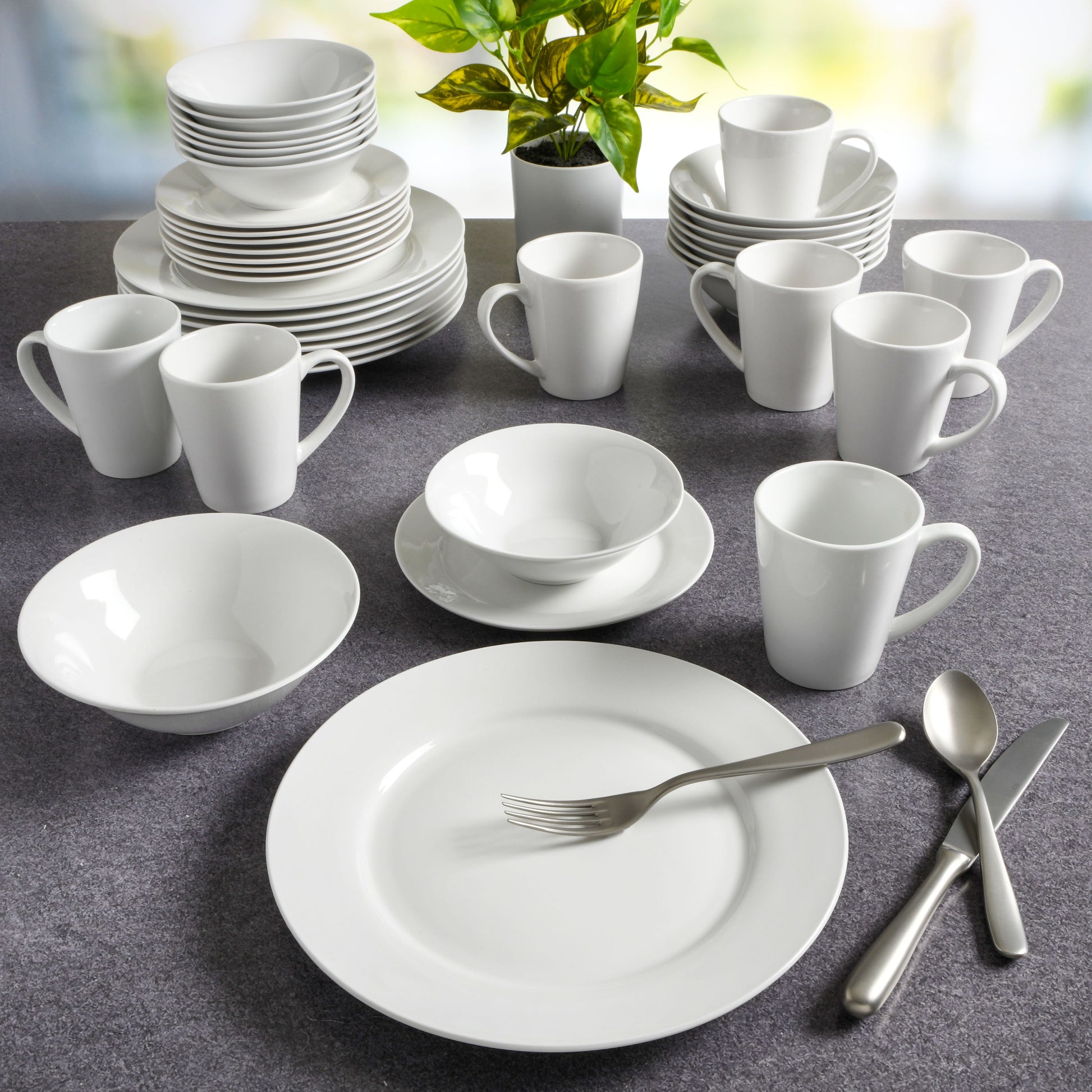 Everyday round 40-Piece Expanded Dinnerware Set